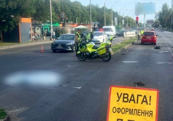 Утром на проспекте Небесной сотни произошло смертельное ДТП