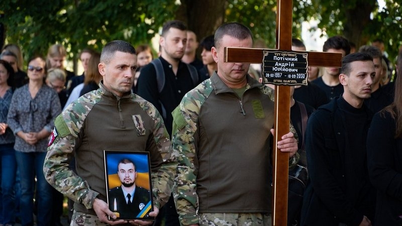 «Нема тепер ніжного „мамуля“ і того „ОК“, за яке ладна була життя віддати»: історія 26-річного героя, який загинув на Донеччині