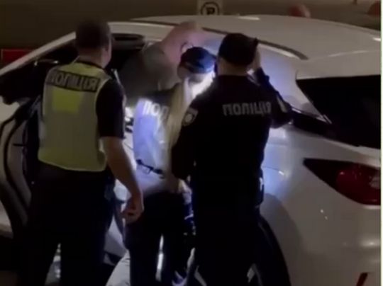 Обіцяв прострелити ногу: у Києві сталася сутичка між менеджером Нацбанку та військовим