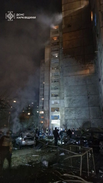 Окупанти завдали бомбового удару по житловій забудові Харкова: пошкоджено багатоповерхівки, багато поранених (фото, відео)