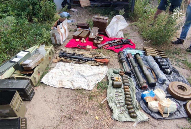 Підозри отримали 116 осіб: в Україні викрито масштабний канал збуту зброї і наркотиків