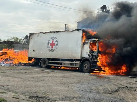 Росіяни обстріляли машини Червоного Хреста на Донеччині: є вбиті та поранені (фото)