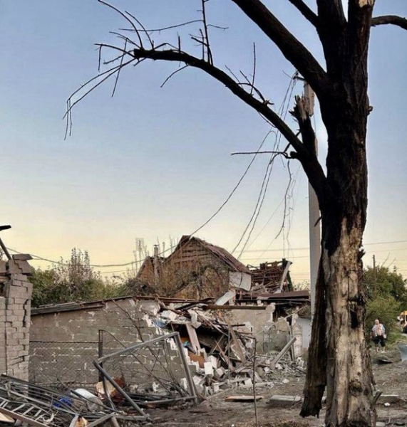 Російські терористи атакували Запоріжжя та Нікопольщину: цілили по мирній забудові