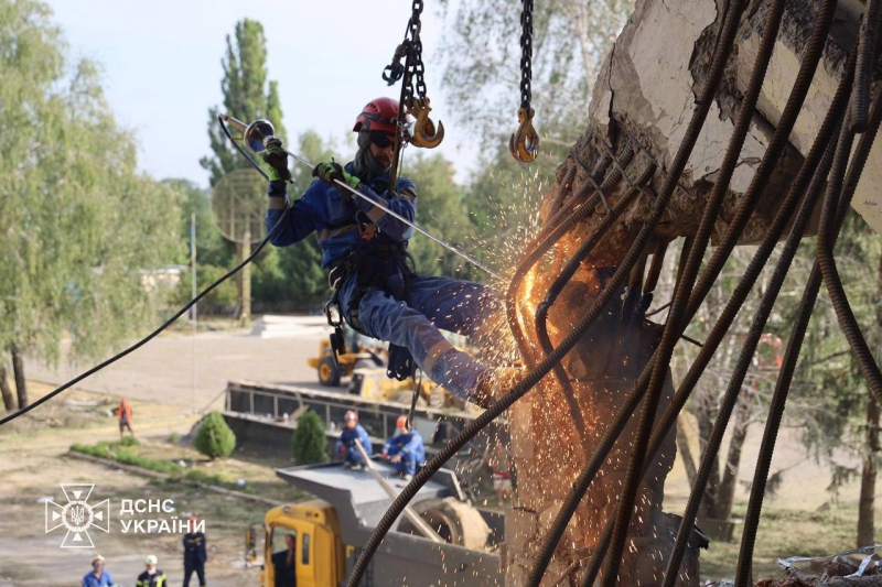 У Полтаві кількість жертв після удару рф зросла до 54 (фото)