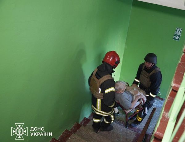 Ворог вдарив по пансіонату для літніх людей у Сумах: є загиблі