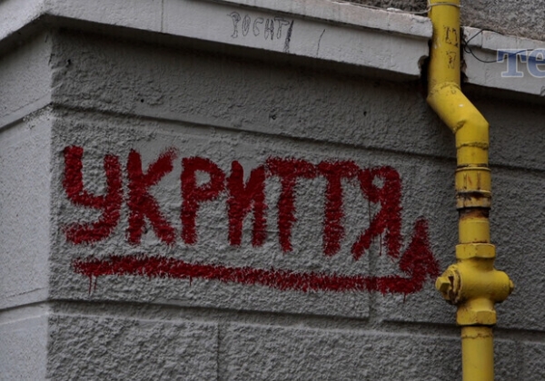 В Одессе школьница умерла во время воздушной тревоги, когда спускалась в укрытие 