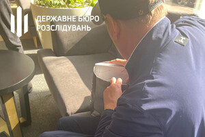 Требовал 60 тысяч долларов и выдавал себя за работника ГБР: в Одессе разоблачили экс-правохранителя