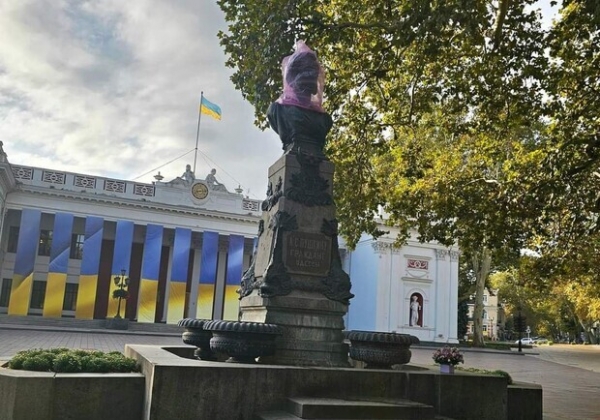 Противники сноса памятников в Одессе обратились в ЮНЕСКО и Зеленскому: кто подписал обращение
