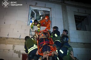 Баллистический удар по гражданской инфраструктуре в Одесском районе: среди погибших подросток, есть пострадавшие