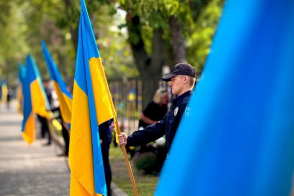 Без слез нельзя смотреть: на Аллее Героев в Одессе добавили еще 64 имени