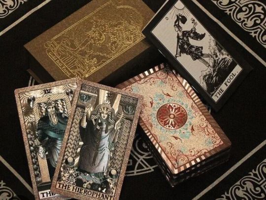 Близнюкам — «Маг», Стрільцям — «Колісниця», а Дівам — «Імператриця»: Таро-прогноз на 24 жовтня