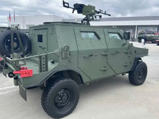 Броньовик для спецназу ВДВ? Ні — аналог китайського гольф-кара: на передовій у окупантів засвітилася новітня рідкісна техніка
