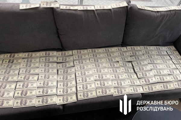 Требовал 60 тысяч долларов и выдавал себя за работника ГБР: в Одессе разоблачили экс-правохранителя