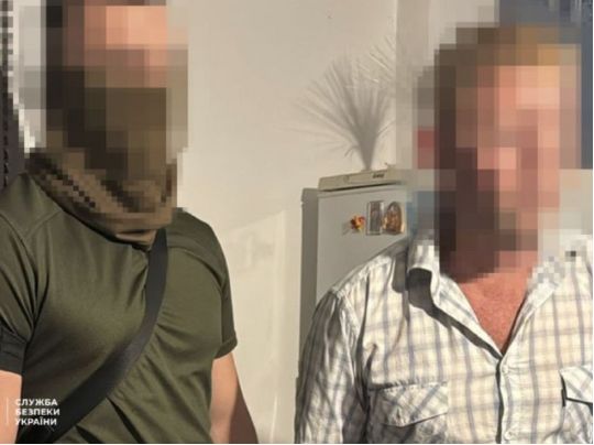 Коригував ракетно-дронові атаки по місту: у Миколаєві СБУ затримала інформатора російського гру