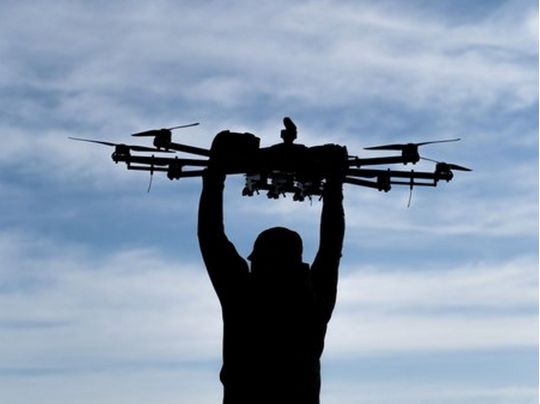 На окупованій території Херсонщини дітей примусово навчають керувати дронами