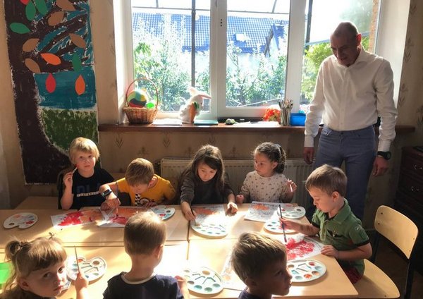 «Освіти вихователя не маю, роблю все інтуїтивно»: єдиний в Україні ветеран-вихователь працює в дитсадочку Житомира