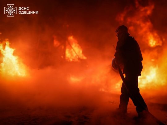 Росіяни вдарили по Сумах: у місті сильна пожежа