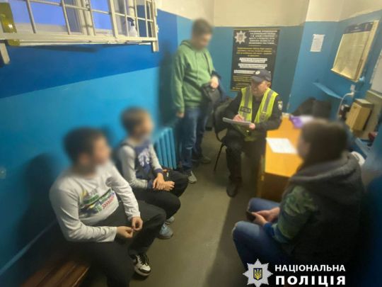 Тепер нехай «сміються» батьки: «мінером» в метро Києва виявився 10-річний хлопець