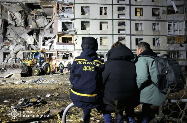 Терористи продовжують атакувати мирні міста: в Харкові через обстріл загинула дитина, в Києві виникла пожежа