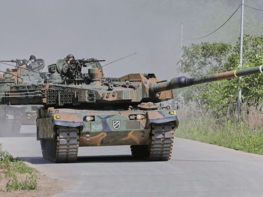 Тисячі танків, потужні БТР і РСЗВ кращі за HIMARS: що Південна Корея може поставити Україні