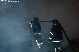 Погибший, возгорание газовых труб и пврежденная школа: последствия ночной атаки дронов в Одессе (фото, видео)