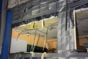 Погибший, возгорание газовых труб и пврежденная школа: последствия ночной атаки дронов в Одессе (фото, видео)