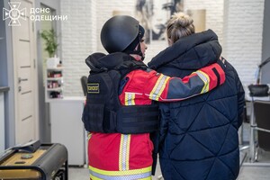 На месте "прилета" в Одессе развернули штаб помощи, прокуратура начала расследование (обновлено)