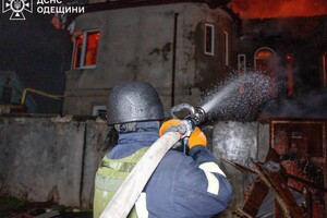 Погибший, возгорание газовых труб и пврежденная школа: последствия ночной атаки дронов в Одессе (фото, видео)