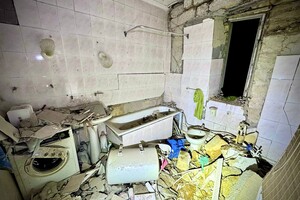 Последствия ночной атаки Одессы: пострадали два человека, убило собаку (фото, видео)