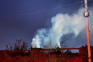 Погибший, возгорание газовых труб и пврежденная школа: последствия ночной атаки дронов в Одессе (фото, видео)
