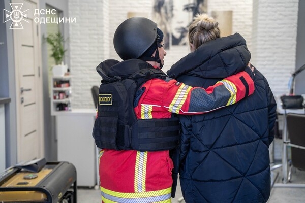 На месте "прилета" в Одессе развернули штаб помощи, прокуратура начала расследование (обновлено)