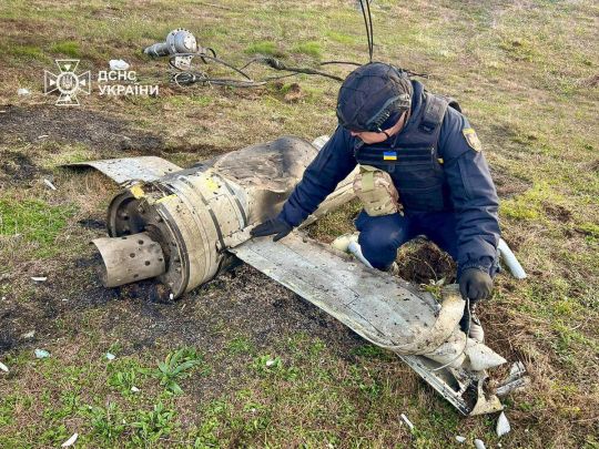 Били касетними боєприпасами по цивільній інфраструктурі: Зеленський прокоментував масований удар ворога