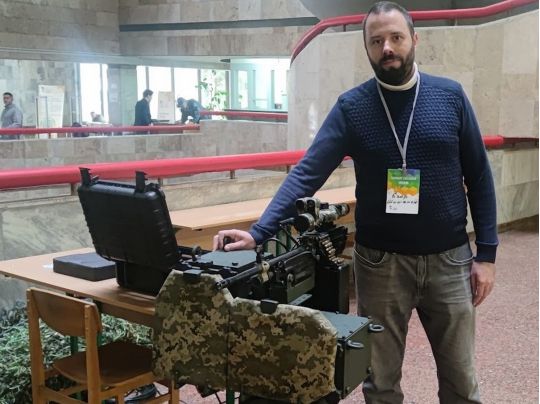 Кулеметник може вести вогонь, перебуваючи за 200 метрів від кулемета: створено унікальну систему «Цвях», що зберігає життя воїнів