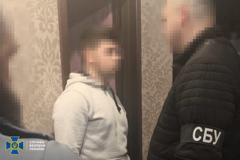 На замовлення росіян: біля управління поліції у Житомирі спрацював вибуховий пристрій, поранено поліцейського (фото, відео)