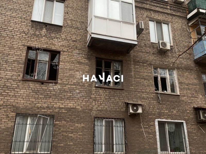 Окупанти вдарили балістикою по п'ятиповерхівці у Кривому Розі: є поранені