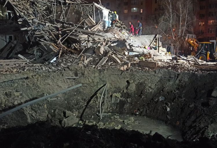 Окупанти вдарили по місцю дислокації поліції у Харкові: загинув полковник, десятки людей постраждали
