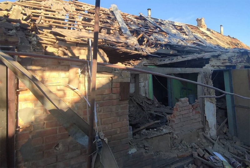 Сили ворога атакували Україну з повітря: в Києві через падіння уламків безпілотників зайнялися пожежі