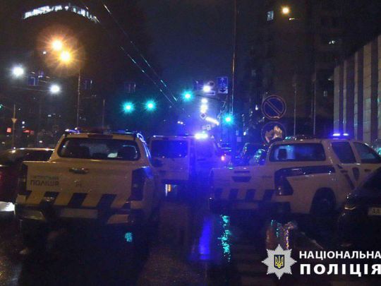 Смертельна стрілянина в готелі Києва: поліція затримала чоловіка, який вбив одну людину і поранив ще двох