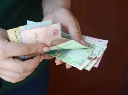 Соціальні стандарти вирішено не підвищуватиі: що буде з пенсіями й прожитковим мінімумом