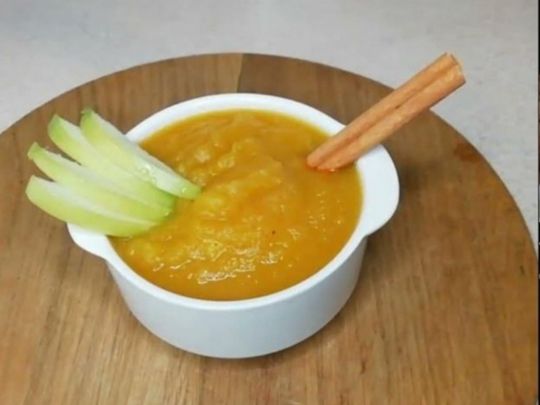 Соус із запечених яблук, кориці та карі: смакує з м’ясними стравами