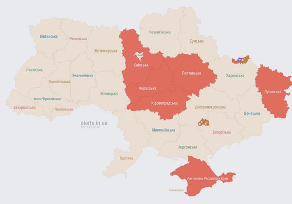 Ворог атакує Україну з повітря, в низці областей оголошено повітряну тривогу