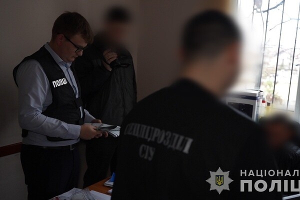 В Одессе госисполнитель требовал 50 тысяч гривен за снятие ареста с банковских счетов