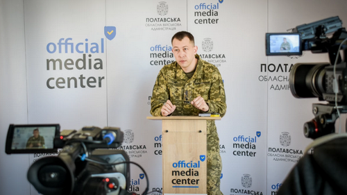 «Або ми комплектуємо підрозділи умовно мотивованими людьми, або заморожуємо війну і чекаємо наступного нападу росіян», — майор Роман Істомін
