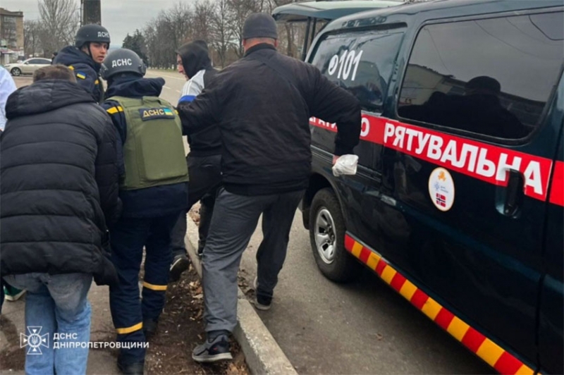 Армія рф посеред дня обстріляла центральний ринок Нікополя: є важкопоранені