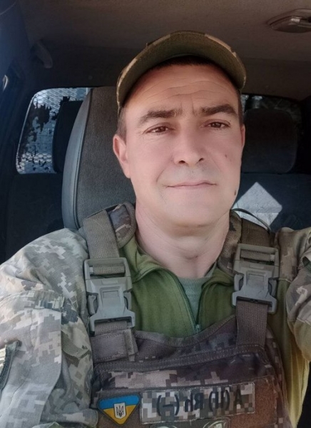 Безперервно дзвонила чоловікові два дні: дружина про бійця з позивним «Дядя Слава», який героїчно загинув на пекельній Донеччині