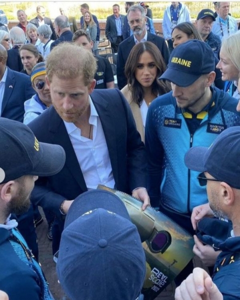 Дуже поспішали одружитися: стали відомі подробиці швидких заручин принца Гаррі та Меган Маркл