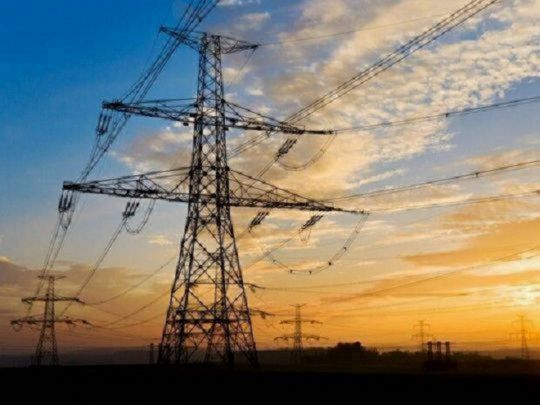 Дванадцятий удар по українській енергетиці: хто опинився під ударом, де найбільше не буде світла і чого можна очікувати далі