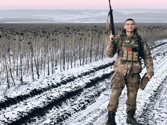 Кадирівці пропонували здатися в полон, але «Мед» обрав бій до останнього патрона: мама полеглого бійця добивається присвоєння синові «Героя України»