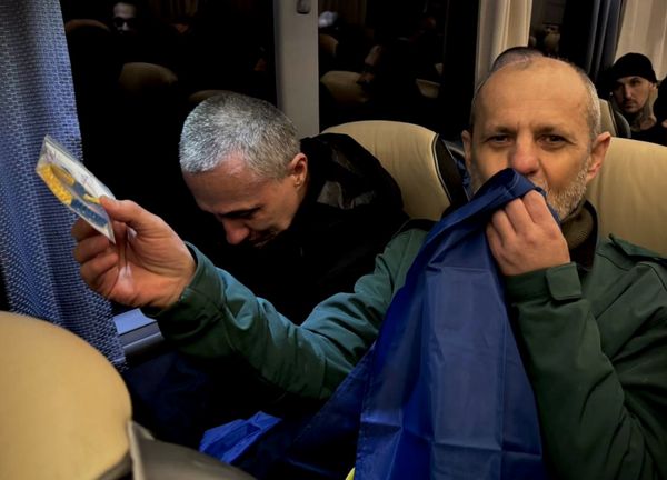 Наші вдома: 189 українців повернулись з полону напередодні Нового року
