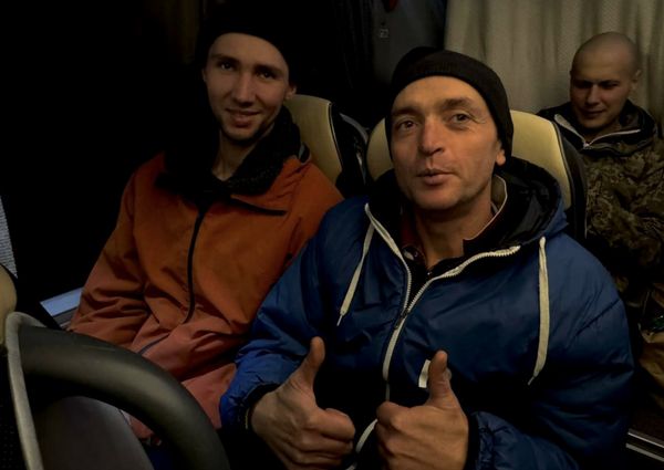 Наші вдома: 189 українців повернулись з полону напередодні Нового року
